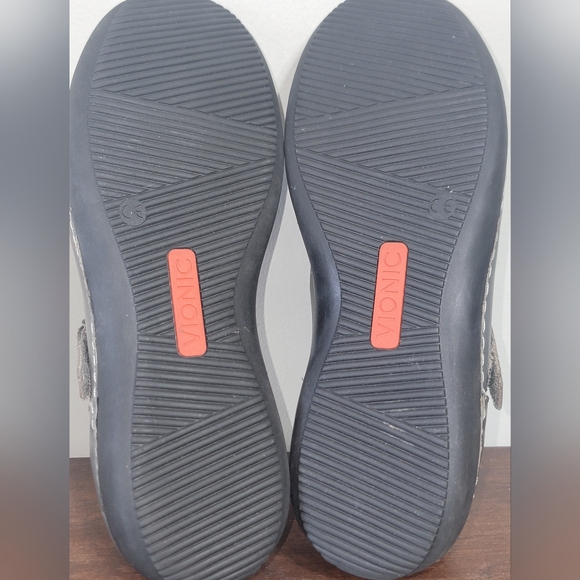 VIONIC Judith Mary Janes Orthaheel Sliver Flats Women's Size 7 - Picture 5 of 9